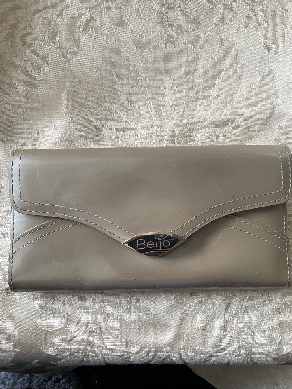 Beijo Women's Gray Glossy Clutch Wallet